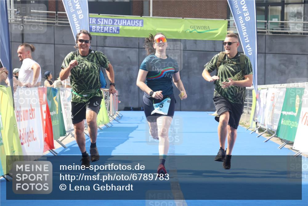 11.08.2024 - GEWOBA Citytriathlon Bremen Lena Gebhardt http://msf.ph/oto/6789783 11.08.2024 11:31:49 Ziel 75 meine-sportfotos.de