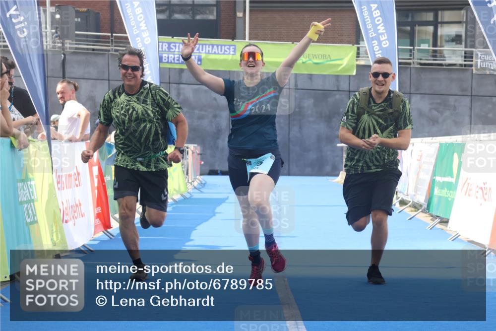 11.08.2024 - GEWOBA Citytriathlon Bremen Lena Gebhardt http://msf.ph/oto/6789785 11.08.2024 11:31:49 Ziel 75 meine-sportfotos.de
