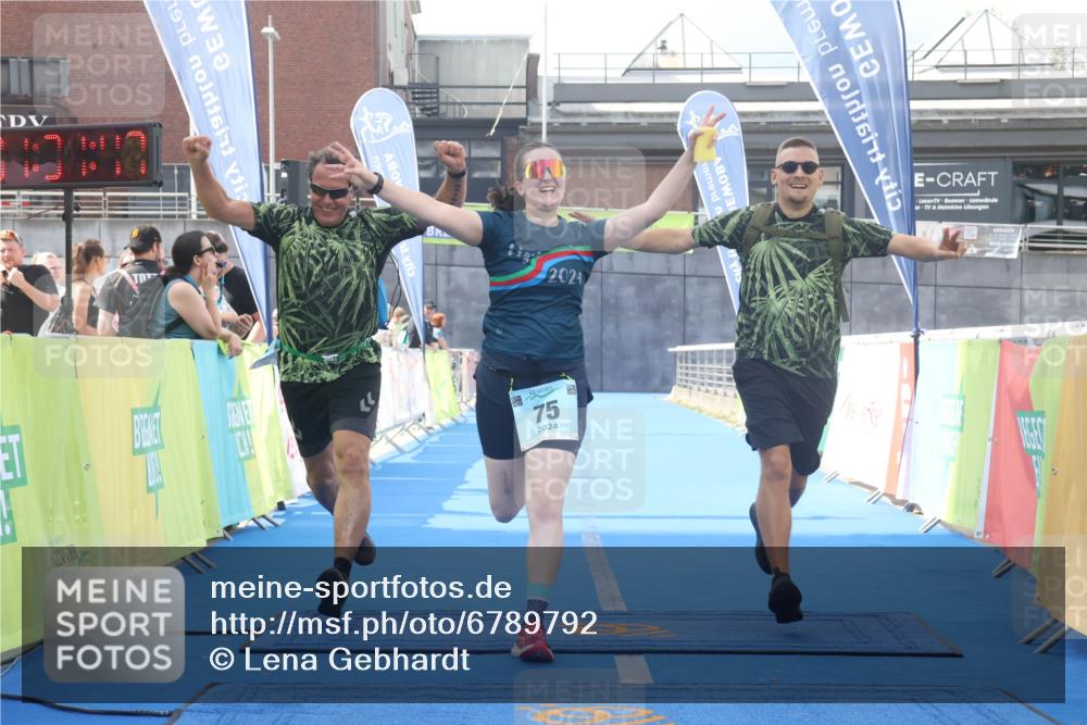 11.08.2024 - GEWOBA Citytriathlon Bremen Lena Gebhardt http://msf.ph/oto/6789792 11.08.2024 11:31:50 Ziel 75 meine-sportfotos.de