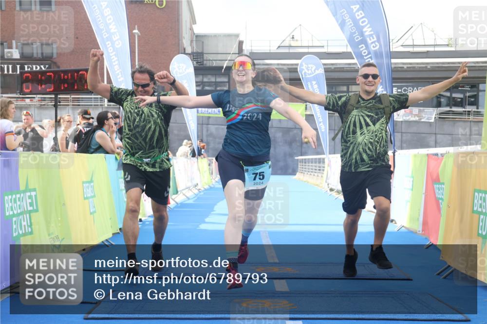 11.08.2024 - GEWOBA Citytriathlon Bremen Lena Gebhardt http://msf.ph/oto/6789793 11.08.2024 11:31:51 Ziel 75 meine-sportfotos.de