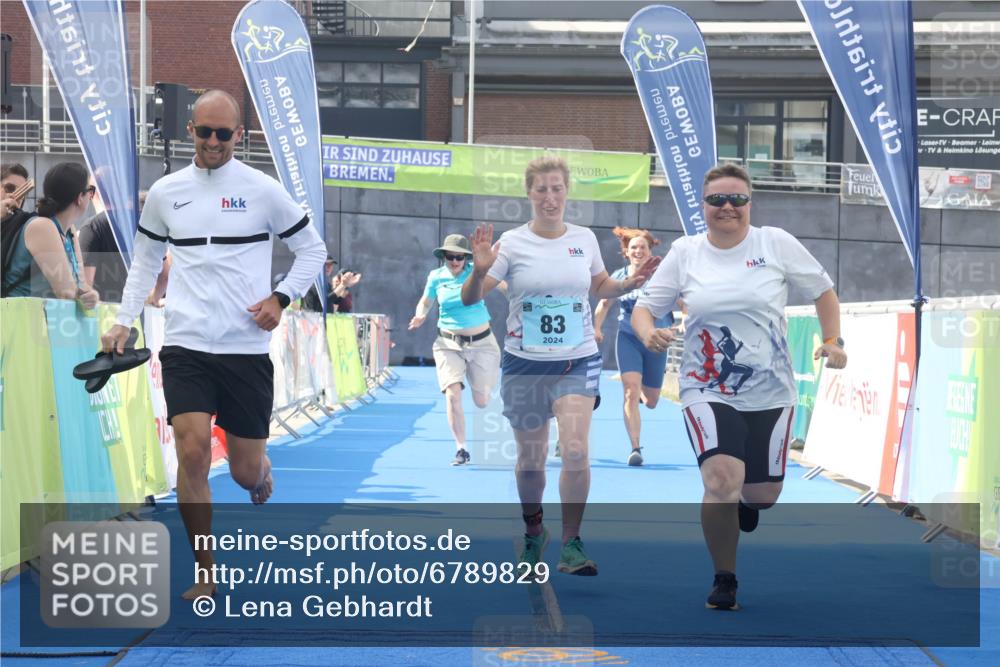 11.08.2024 - GEWOBA Citytriathlon Bremen Lena Gebhardt http://msf.ph/oto/6789829 11.08.2024 11:32:33 Ziel 53, 83 meine-sportfotos.de