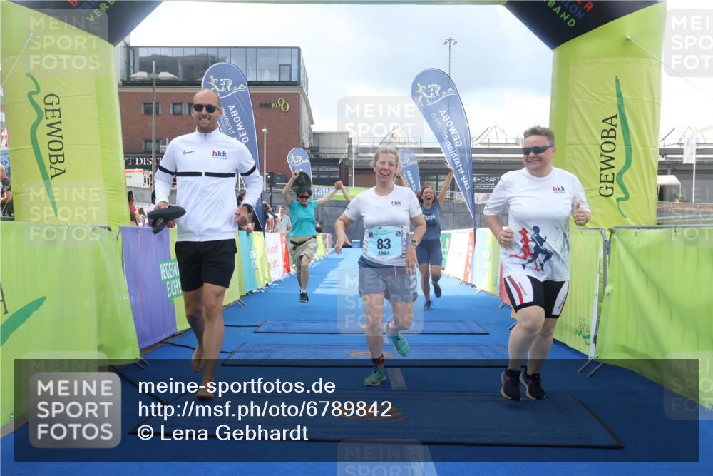 11.08.2024 - GEWOBA Citytriathlon Bremen Lena Gebhardt http://msf.ph/oto/6789842 11.08.2024 11:32:35 Ziel 53, 83 meine-sportfotos.de