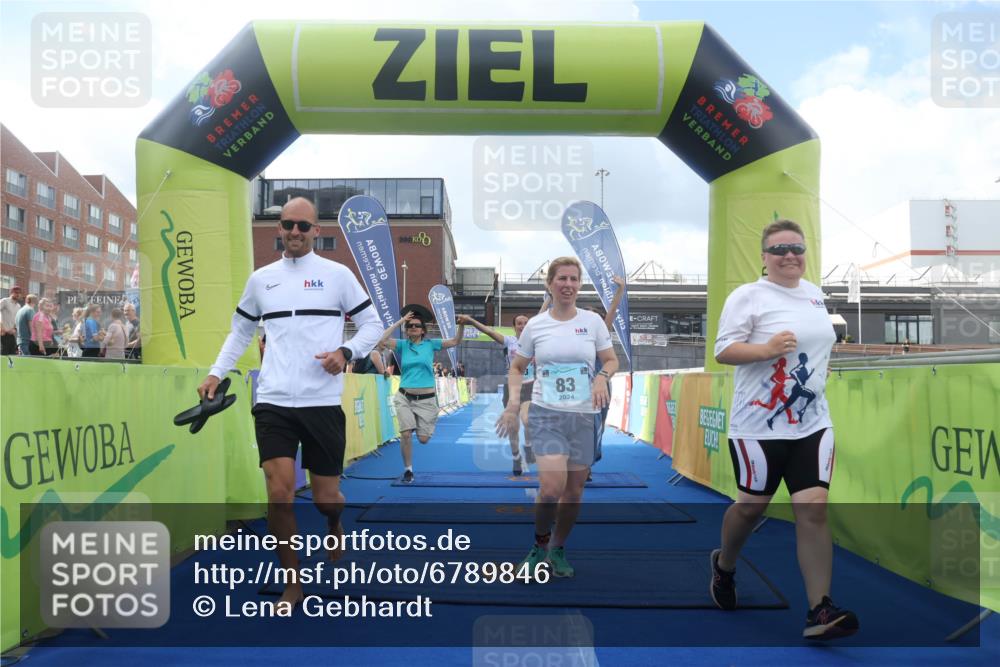 11.08.2024 - GEWOBA Citytriathlon Bremen Lena Gebhardt http://msf.ph/oto/6789846 11.08.2024 11:32:36 Ziel 53, 83 meine-sportfotos.de