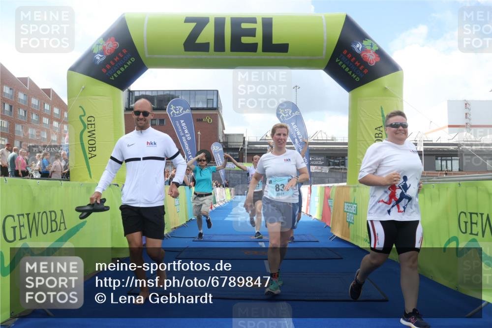 11.08.2024 - GEWOBA Citytriathlon Bremen Lena Gebhardt http://msf.ph/oto/6789847 11.08.2024 11:32:36 Ziel 53, 83 meine-sportfotos.de