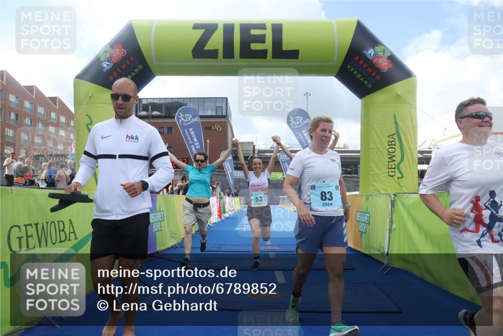 11.08.2024 - GEWOBA Citytriathlon Bremen Lena Gebhardt http://msf.ph/oto/6789852 11.08.2024 11:32:36 Ziel 53, 83 meine-sportfotos.de