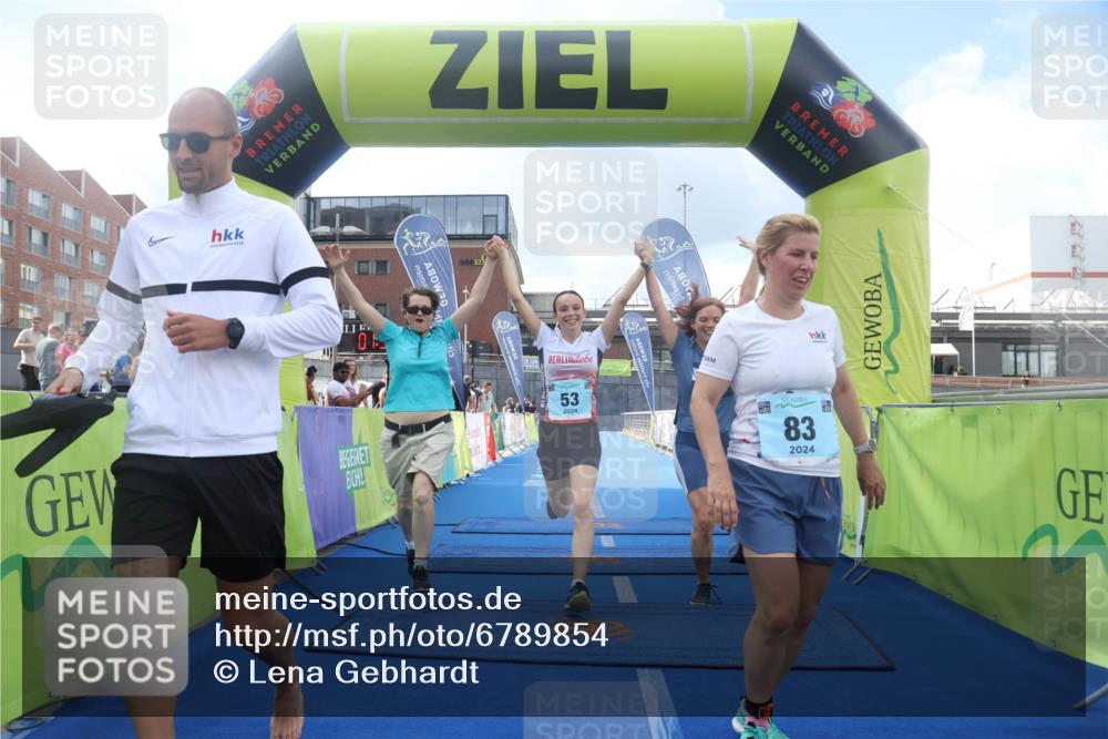 11.08.2024 - GEWOBA Citytriathlon Bremen Lena Gebhardt http://msf.ph/oto/6789854 11.08.2024 11:32:36 Ziel 53, 83 meine-sportfotos.de