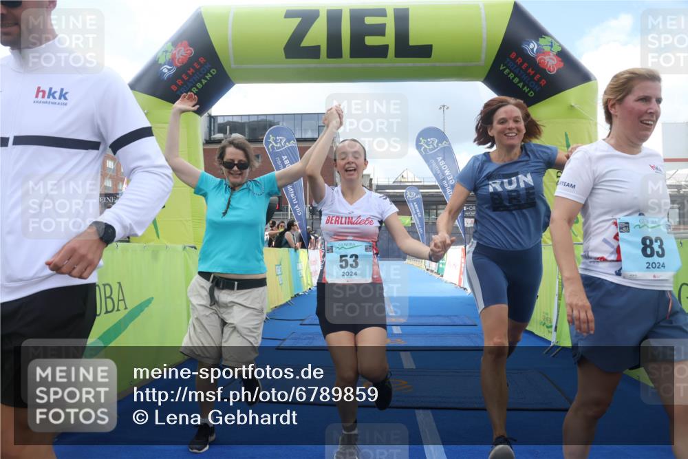 11.08.2024 - GEWOBA Citytriathlon Bremen Lena Gebhardt http://msf.ph/oto/6789859 11.08.2024 11:32:37 Ziel 53, 83 meine-sportfotos.de