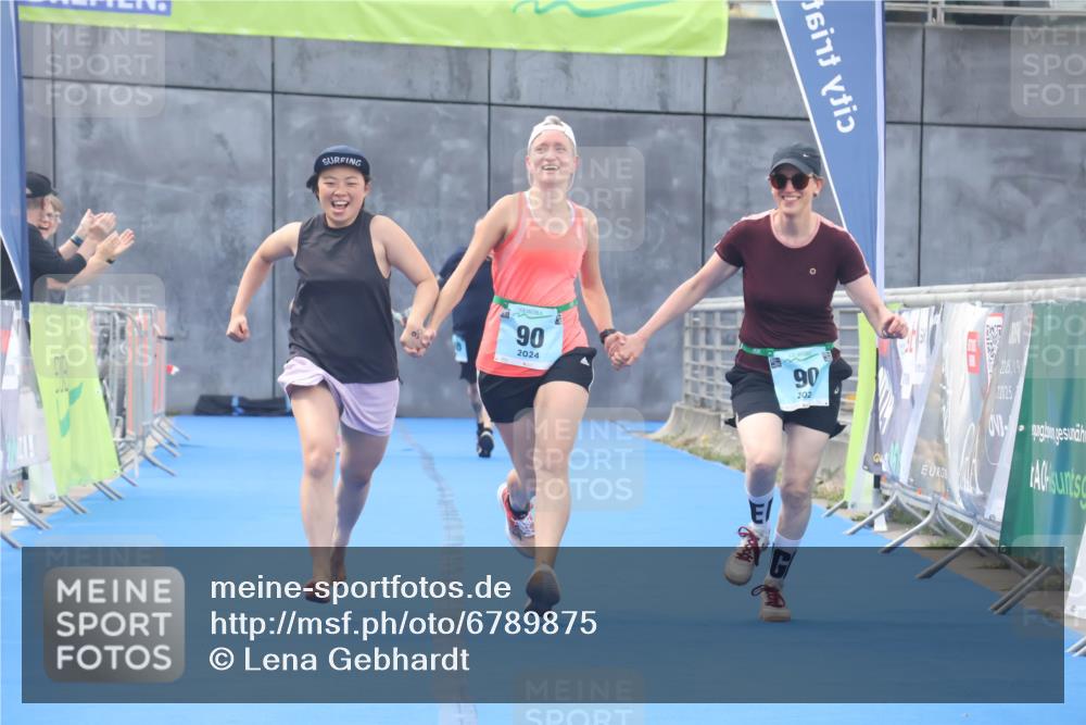 11.08.2024 - GEWOBA Citytriathlon Bremen Lena Gebhardt http://msf.ph/oto/6789875 11.08.2024 11:34:26 Ziel 90, 108 meine-sportfotos.de