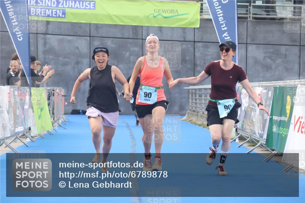 11.08.2024 - GEWOBA Citytriathlon Bremen Lena Gebhardt http://msf.ph/oto/6789878 11.08.2024 11:34:27 Ziel 90, 108 meine-sportfotos.de