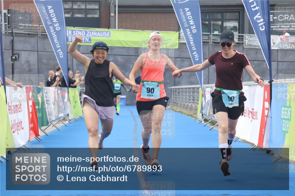 11.08.2024 - GEWOBA Citytriathlon Bremen Lena Gebhardt http://msf.ph/oto/6789893 11.08.2024 11:34:28 Ziel 90, 108 meine-sportfotos.de