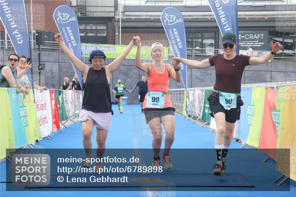 11.08.2024 - GEWOBA Citytriathlon Bremen Lena Gebhardt http://msf.ph/oto/6789898 11.08.2024 11:34:29 Ziel 90, 108 meine-sportfotos.de
