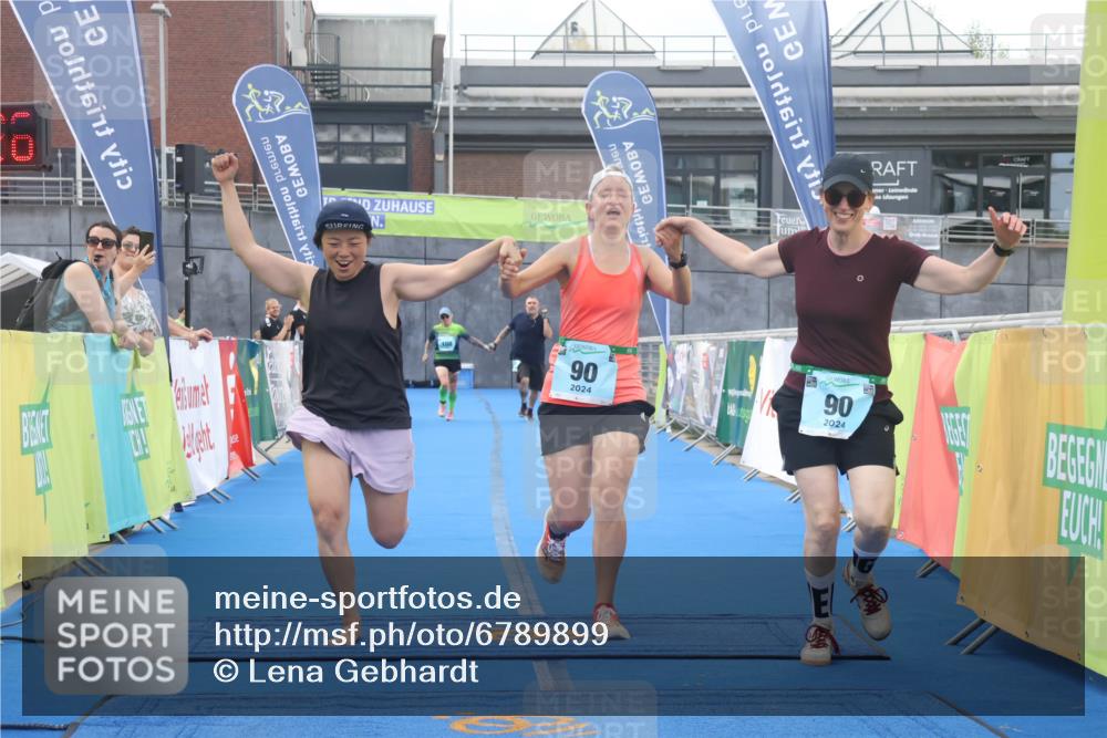 11.08.2024 - GEWOBA Citytriathlon Bremen Lena Gebhardt http://msf.ph/oto/6789899 11.08.2024 11:34:29 Ziel 90, 108 meine-sportfotos.de