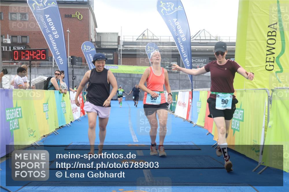 11.08.2024 - GEWOBA Citytriathlon Bremen Lena Gebhardt http://msf.ph/oto/6789903 11.08.2024 11:34:30 Ziel 90, 108 meine-sportfotos.de