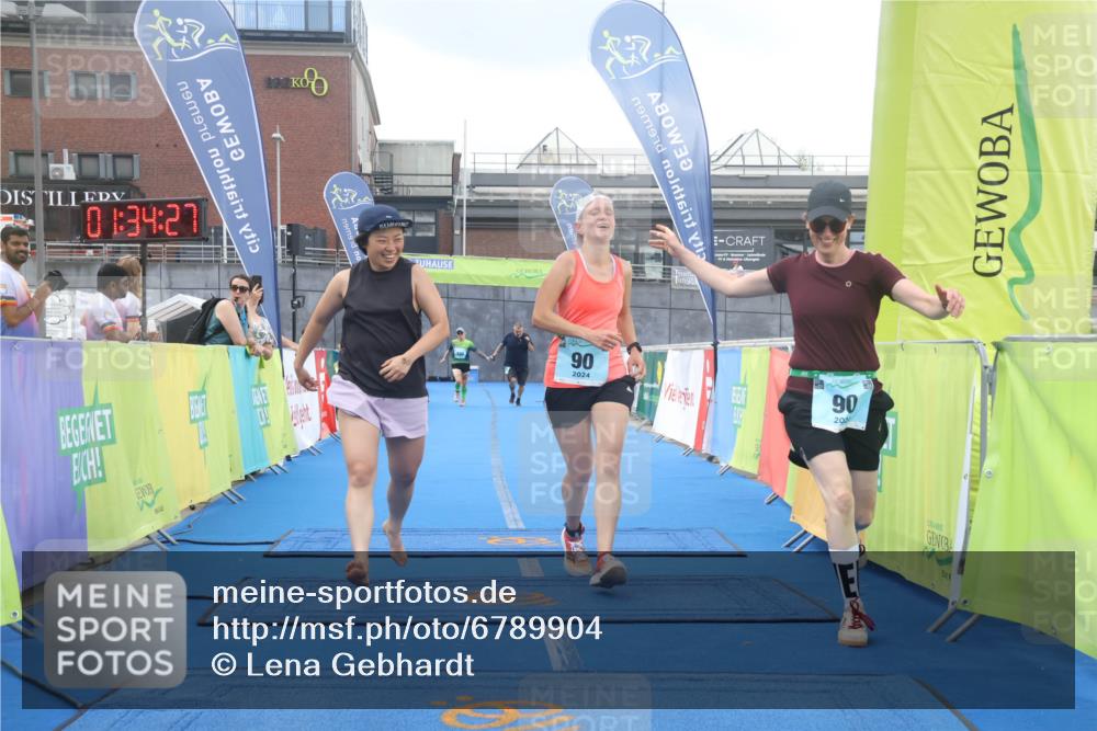 11.08.2024 - GEWOBA Citytriathlon Bremen Lena Gebhardt http://msf.ph/oto/6789904 11.08.2024 11:34:30 Ziel 90, 108 meine-sportfotos.de