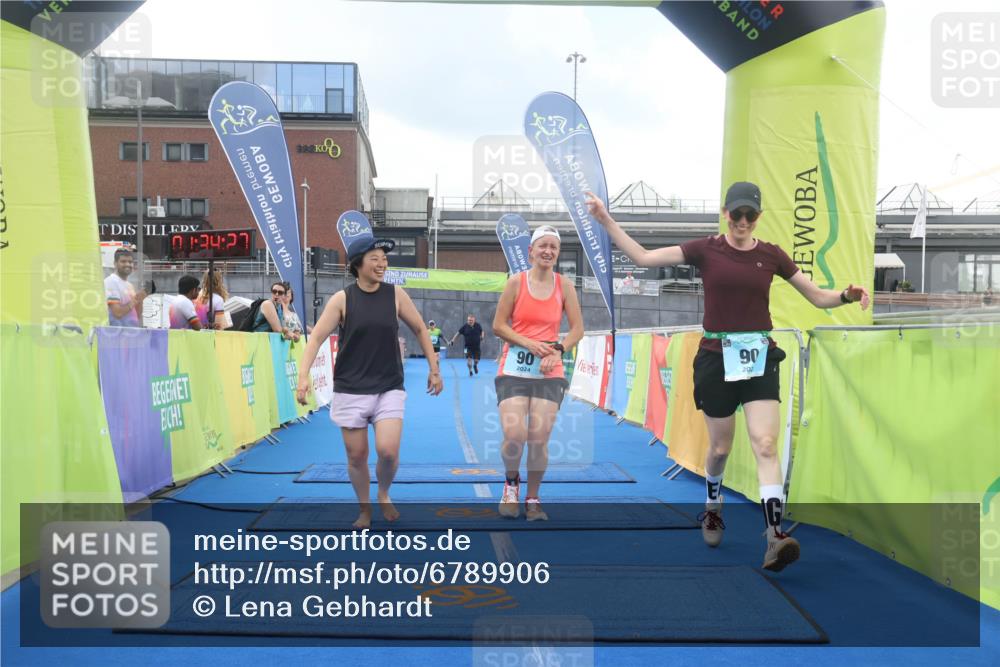 11.08.2024 - GEWOBA Citytriathlon Bremen Lena Gebhardt http://msf.ph/oto/6789906 11.08.2024 11:34:30 Ziel 90, 108 meine-sportfotos.de