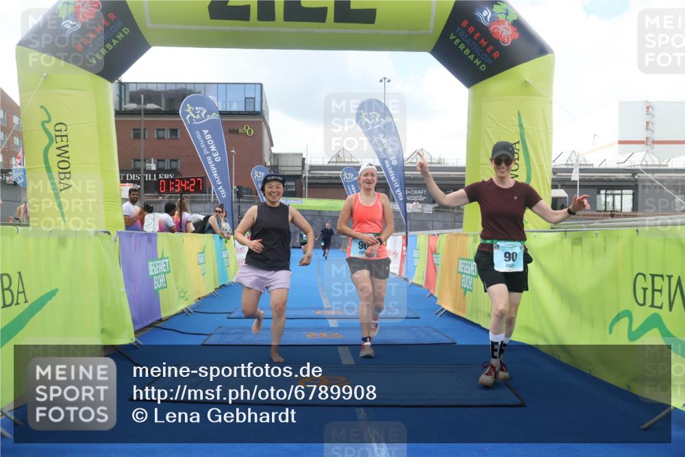 11.08.2024 - GEWOBA Citytriathlon Bremen Lena Gebhardt http://msf.ph/oto/6789908 11.08.2024 11:34:30 Ziel 90, 108 meine-sportfotos.de
