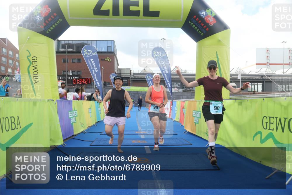11.08.2024 - GEWOBA Citytriathlon Bremen Lena Gebhardt http://msf.ph/oto/6789909 11.08.2024 11:34:30 Ziel 90, 108 meine-sportfotos.de