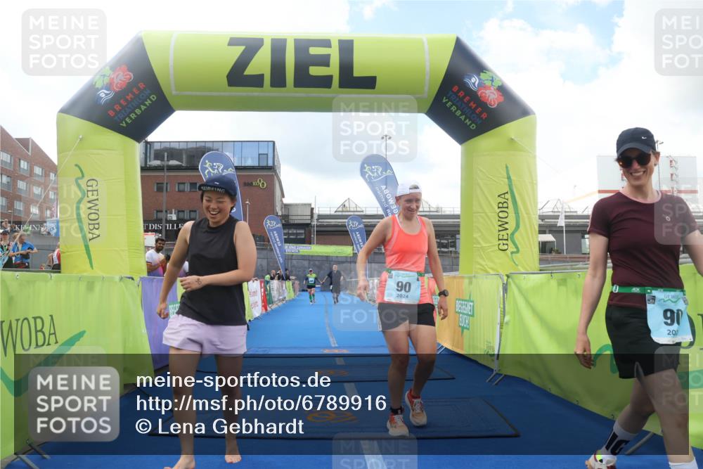 11.08.2024 - GEWOBA Citytriathlon Bremen Lena Gebhardt http://msf.ph/oto/6789916 11.08.2024 11:34:31 Ziel 90, 108 meine-sportfotos.de