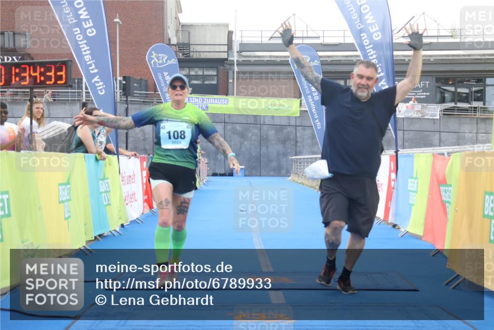 11.08.2024 - GEWOBA Citytriathlon Bremen Lena Gebhardt http://msf.ph/oto/6789933 11.08.2024 11:34:37 Ziel 90, 108 meine-sportfotos.de