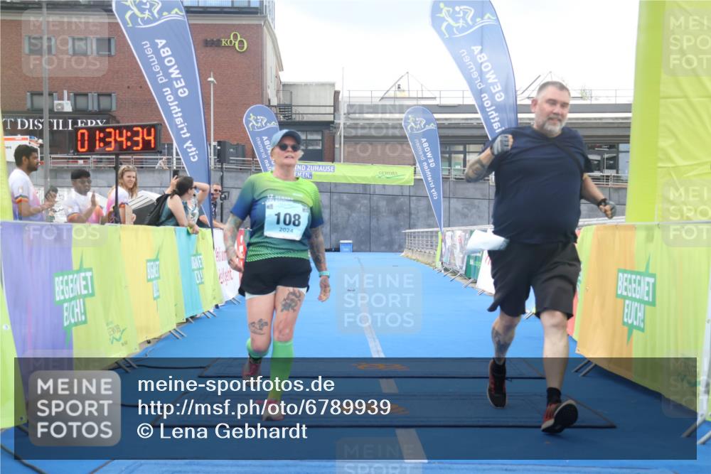 11.08.2024 - GEWOBA Citytriathlon Bremen Lena Gebhardt http://msf.ph/oto/6789939 11.08.2024 11:34:37 Ziel 90, 108 meine-sportfotos.de