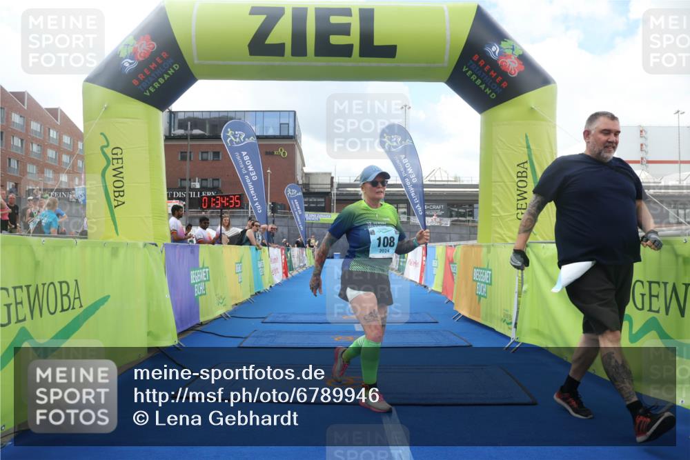 11.08.2024 - GEWOBA Citytriathlon Bremen Lena Gebhardt http://msf.ph/oto/6789946 11.08.2024 11:34:38 Ziel 108 meine-sportfotos.de