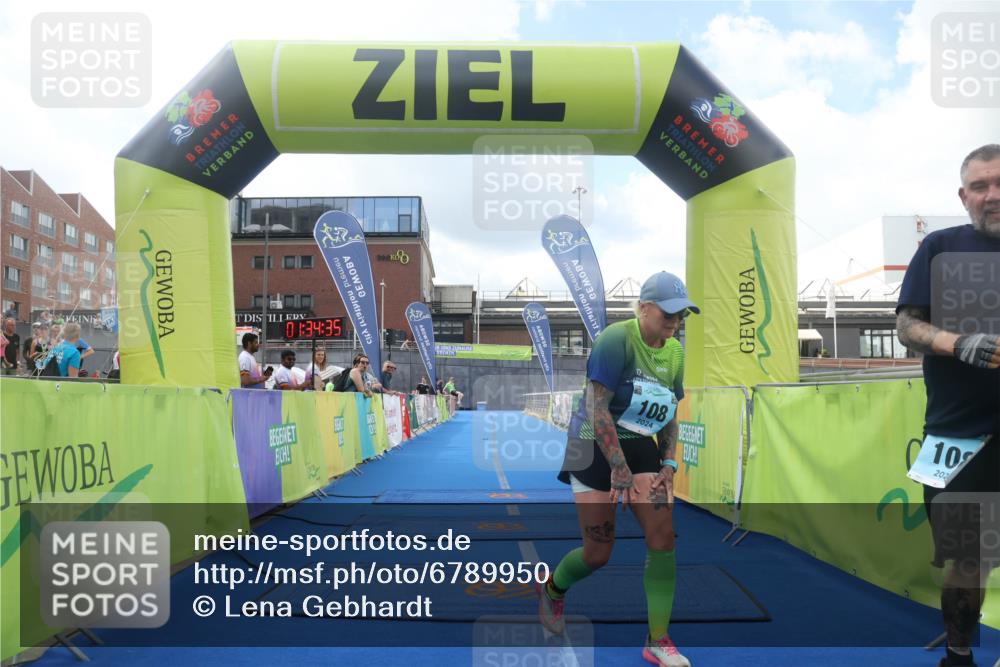 11.08.2024 - GEWOBA Citytriathlon Bremen Lena Gebhardt http://msf.ph/oto/6789950 11.08.2024 11:34:39 Ziel 108 meine-sportfotos.de