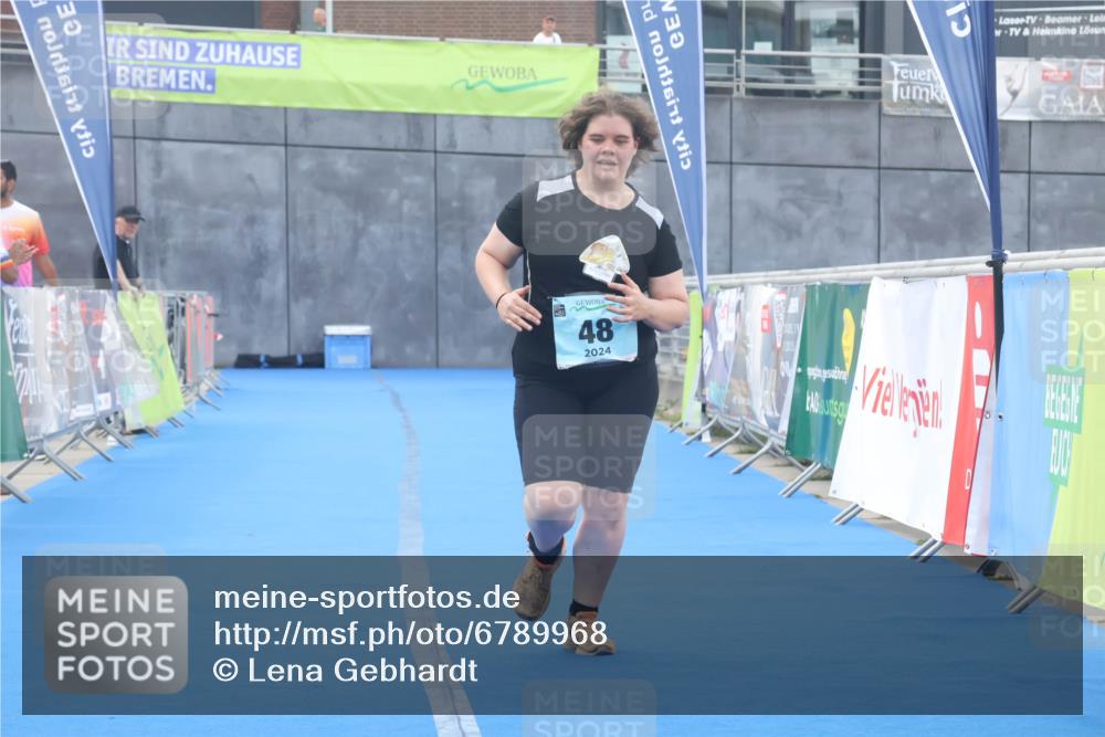 11.08.2024 - GEWOBA Citytriathlon Bremen Lena Gebhardt http://msf.ph/oto/6789968 11.08.2024 11:37:18 Ziel 48 meine-sportfotos.de