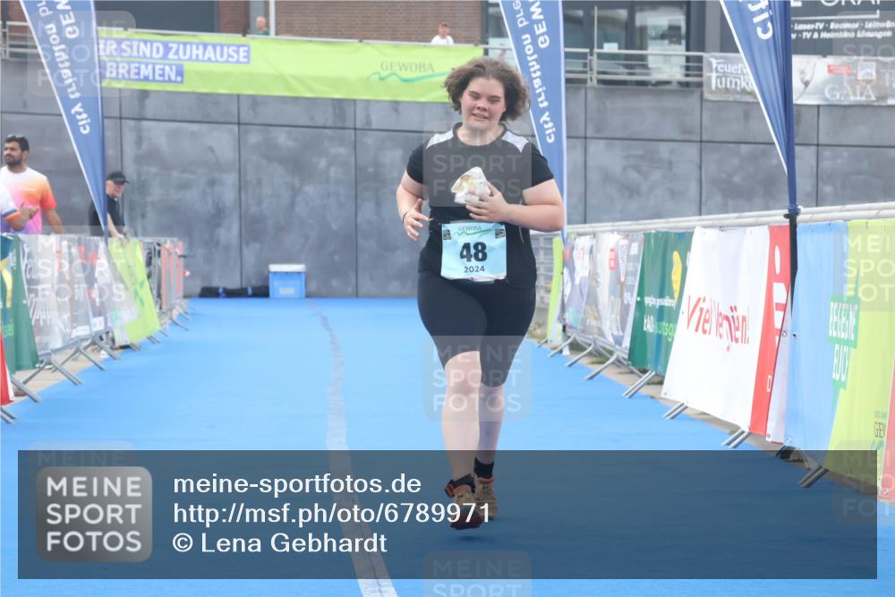 11.08.2024 - GEWOBA Citytriathlon Bremen Lena Gebhardt http://msf.ph/oto/6789971 11.08.2024 11:37:18 Ziel 48 meine-sportfotos.de