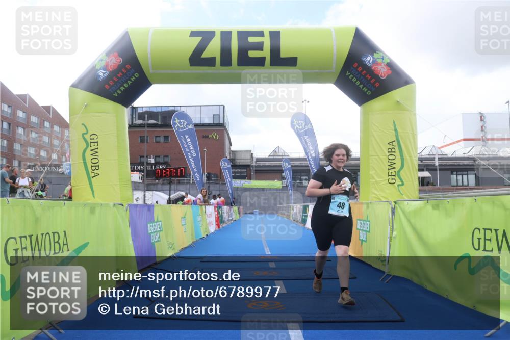 11.08.2024 - GEWOBA Citytriathlon Bremen Lena Gebhardt http://msf.ph/oto/6789977 11.08.2024 11:37:21 Ziel 48 meine-sportfotos.de
