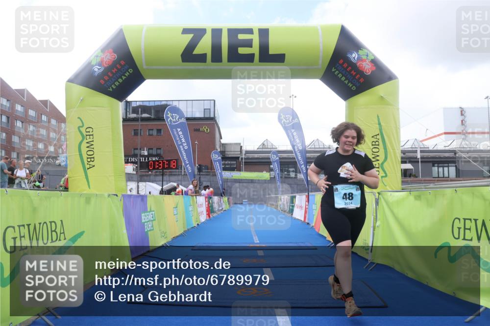 11.08.2024 - GEWOBA Citytriathlon Bremen Lena Gebhardt http://msf.ph/oto/6789979 11.08.2024 11:37:21 Ziel 48 meine-sportfotos.de