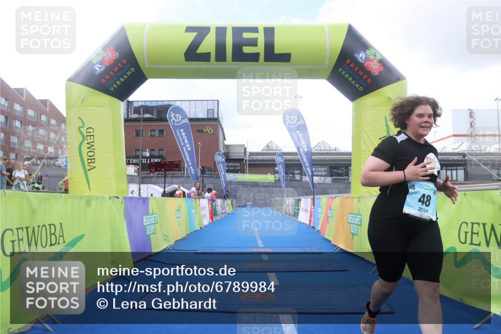 11.08.2024 - GEWOBA Citytriathlon Bremen Lena Gebhardt http://msf.ph/oto/6789984 11.08.2024 11:37:21 Ziel 48 meine-sportfotos.de