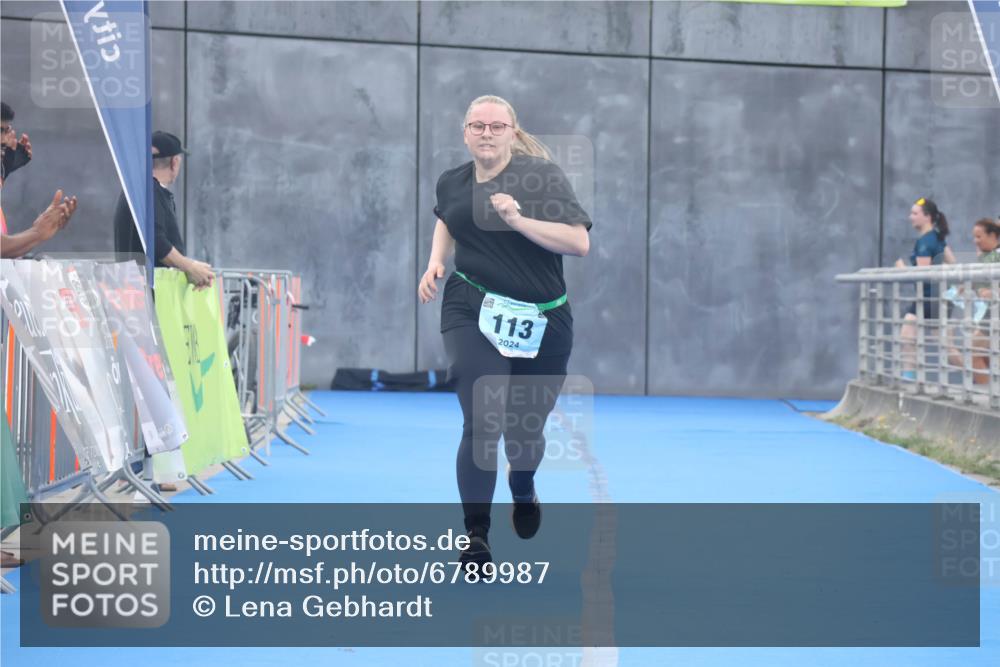 11.08.2024 - GEWOBA Citytriathlon Bremen Lena Gebhardt http://msf.ph/oto/6789987 11.08.2024 11:39:00 Ziel 113 meine-sportfotos.de