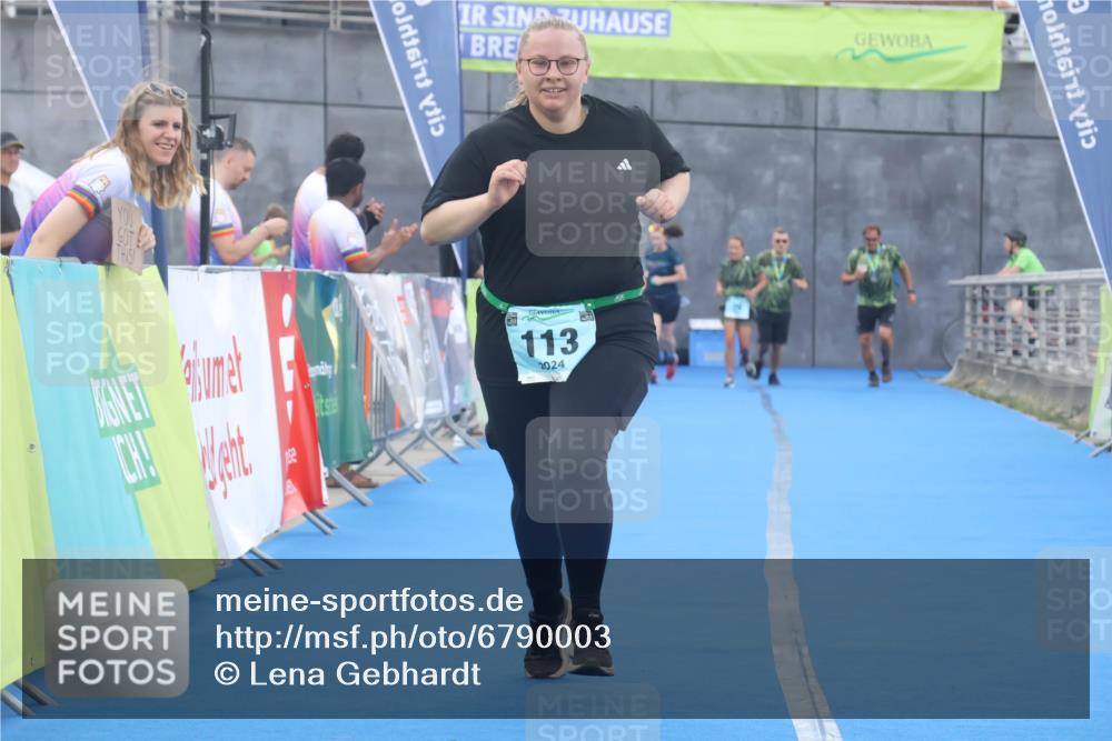 11.08.2024 - GEWOBA Citytriathlon Bremen Lena Gebhardt http://msf.ph/oto/6790003 11.08.2024 11:39:03 Ziel 113 meine-sportfotos.de