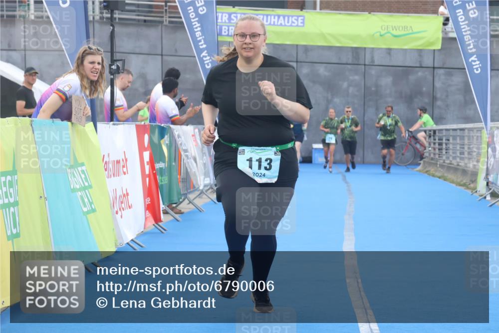 11.08.2024 - GEWOBA Citytriathlon Bremen Lena Gebhardt http://msf.ph/oto/6790006 11.08.2024 11:39:03 Ziel 113 meine-sportfotos.de