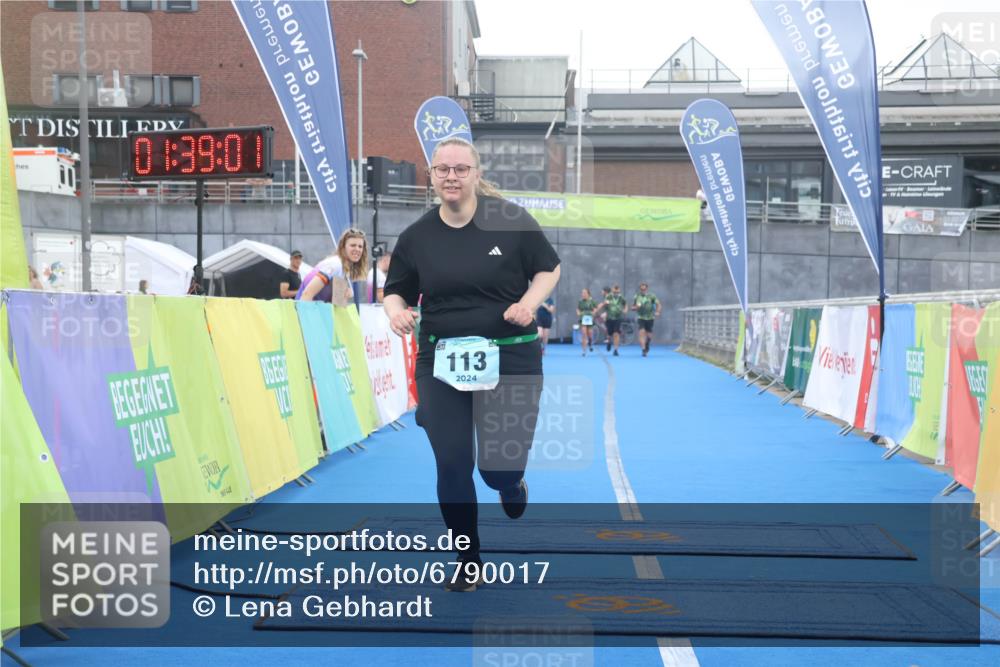 11.08.2024 - GEWOBA Citytriathlon Bremen Lena Gebhardt http://msf.ph/oto/6790017 11.08.2024 11:39:04 Ziel 113 meine-sportfotos.de