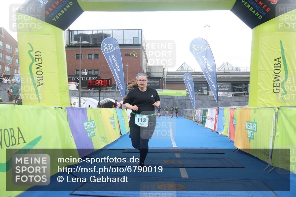 11.08.2024 - GEWOBA Citytriathlon Bremen Lena Gebhardt http://msf.ph/oto/6790019 11.08.2024 11:39:04 Ziel 113 meine-sportfotos.de