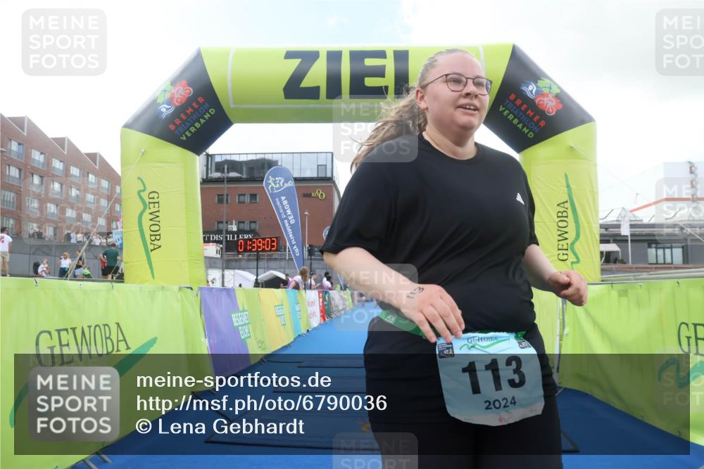11.08.2024 - GEWOBA Citytriathlon Bremen Lena Gebhardt http://msf.ph/oto/6790036 11.08.2024 11:39:06 Ziel 113 meine-sportfotos.de