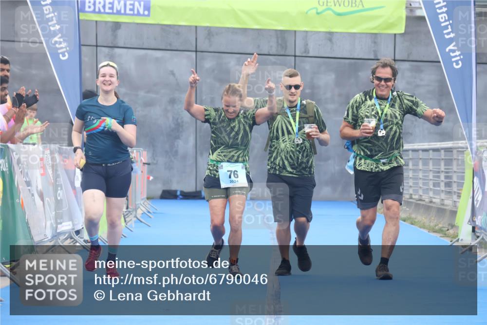 11.08.2024 - GEWOBA Citytriathlon Bremen Lena Gebhardt http://msf.ph/oto/6790046 11.08.2024 11:39:12 Ziel 76 meine-sportfotos.de