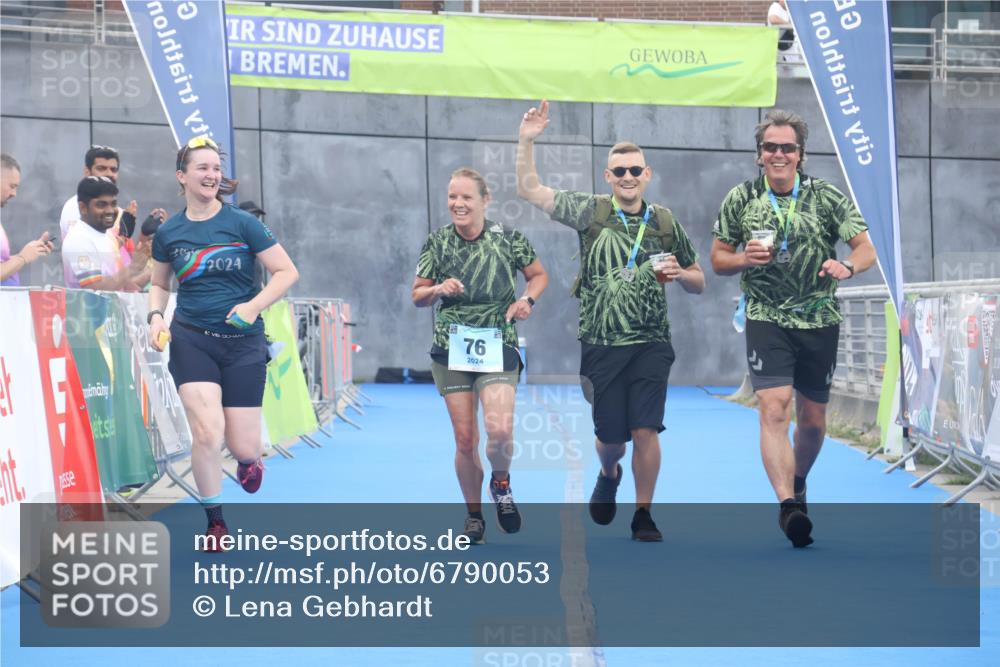 11.08.2024 - GEWOBA Citytriathlon Bremen Lena Gebhardt http://msf.ph/oto/6790053 11.08.2024 11:39:14 Ziel 76 meine-sportfotos.de