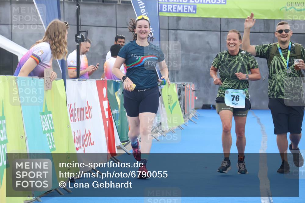 11.08.2024 - GEWOBA Citytriathlon Bremen Lena Gebhardt http://msf.ph/oto/6790055 11.08.2024 11:39:15 Ziel 76 meine-sportfotos.de