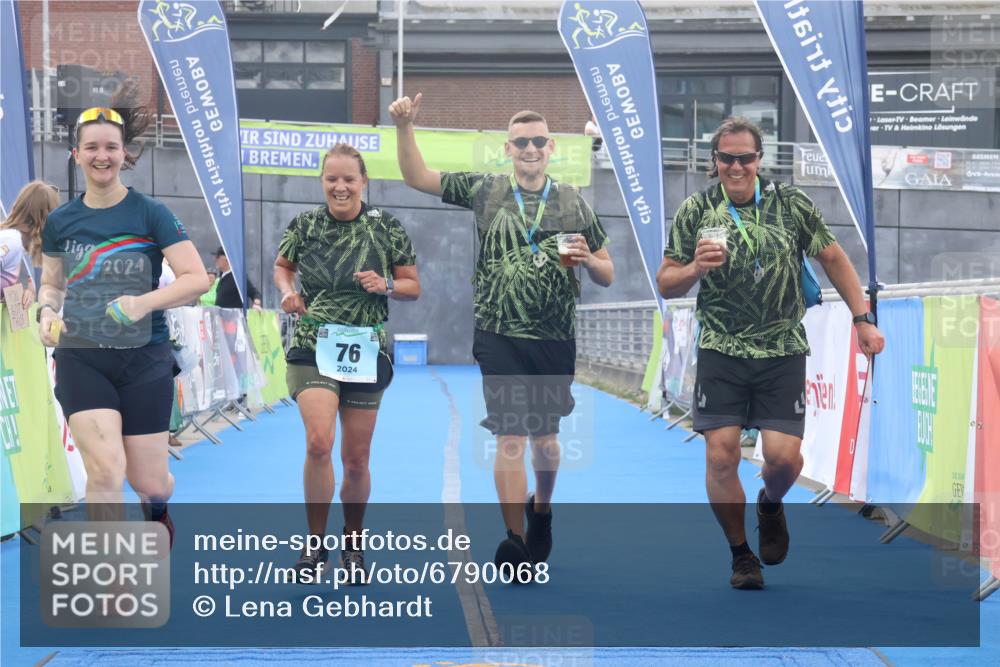 11.08.2024 - GEWOBA Citytriathlon Bremen Lena Gebhardt http://msf.ph/oto/6790068 11.08.2024 11:39:17 Ziel 76 meine-sportfotos.de