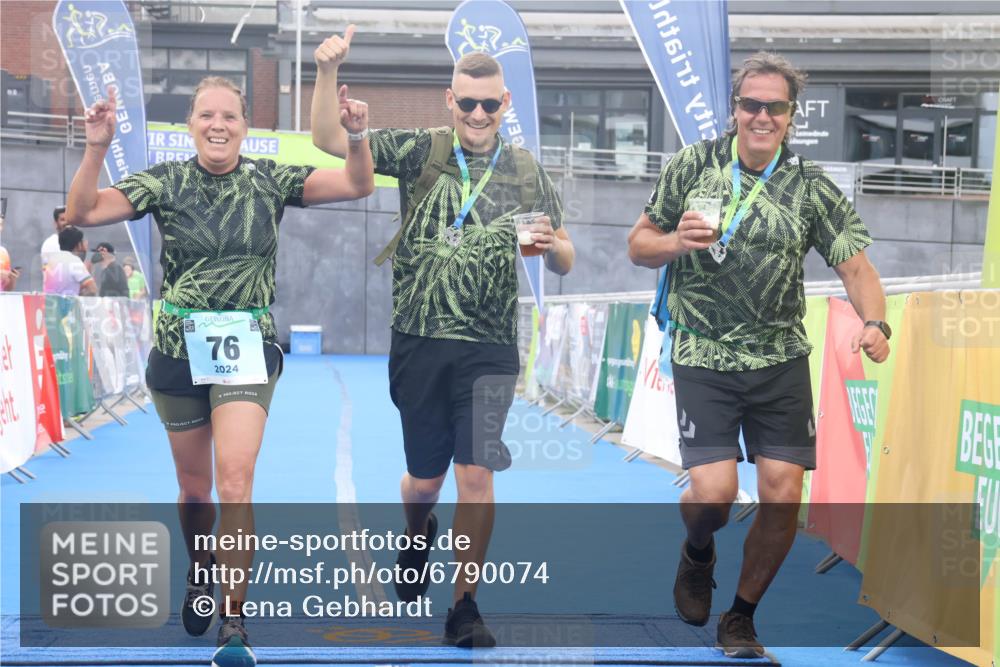 11.08.2024 - GEWOBA Citytriathlon Bremen Lena Gebhardt http://msf.ph/oto/6790074 11.08.2024 11:39:18 Ziel 76 meine-sportfotos.de
