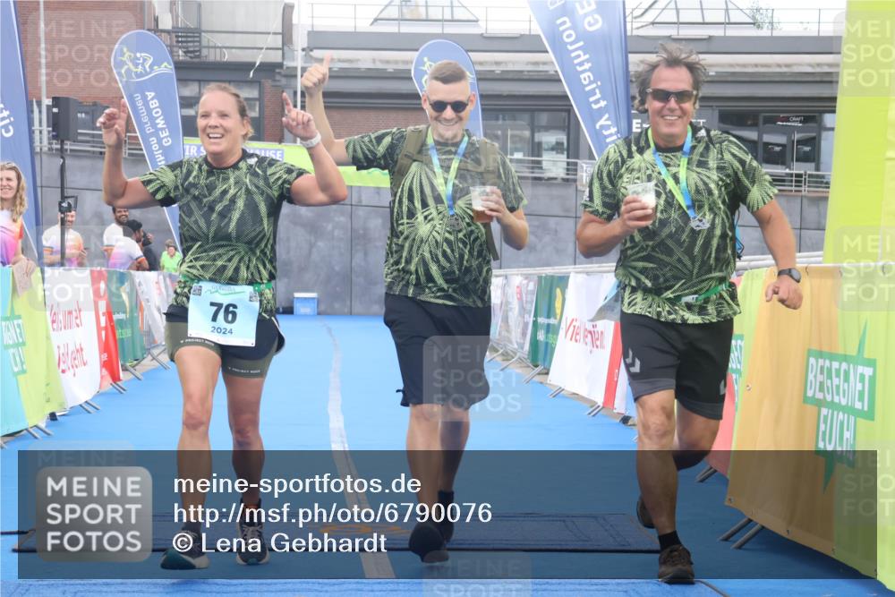 11.08.2024 - GEWOBA Citytriathlon Bremen Lena Gebhardt http://msf.ph/oto/6790076 11.08.2024 11:39:18 Ziel 76 meine-sportfotos.de