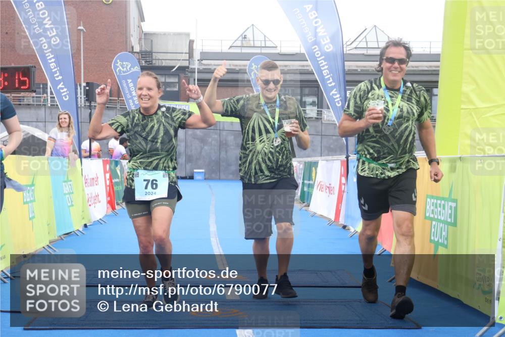 11.08.2024 - GEWOBA Citytriathlon Bremen Lena Gebhardt http://msf.ph/oto/6790077 11.08.2024 11:39:18 Ziel 76 meine-sportfotos.de