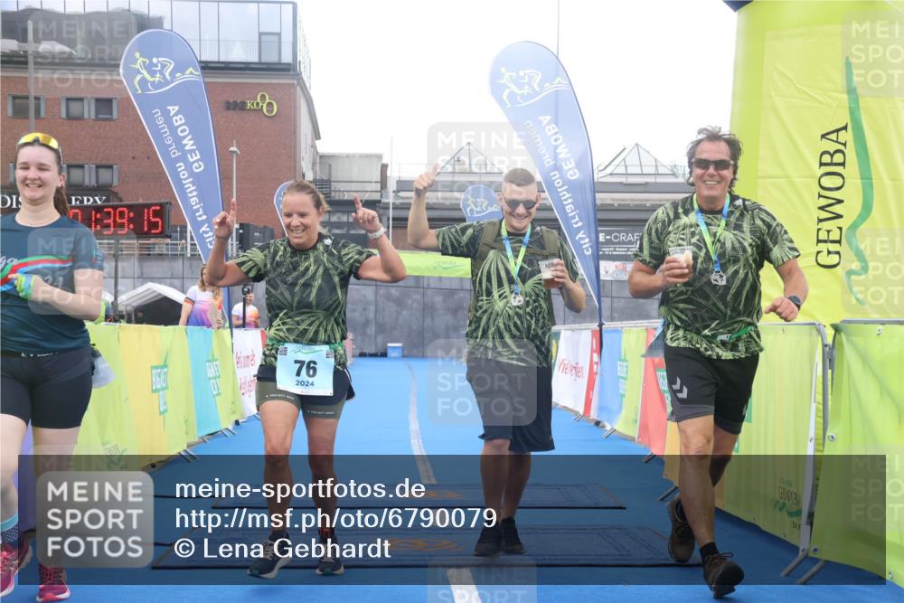 11.08.2024 - GEWOBA Citytriathlon Bremen Lena Gebhardt http://msf.ph/oto/6790079 11.08.2024 11:39:19 Ziel 76 meine-sportfotos.de