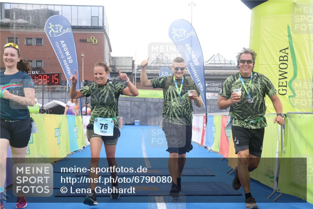 11.08.2024 - GEWOBA Citytriathlon Bremen Lena Gebhardt http://msf.ph/oto/6790080 11.08.2024 11:39:19 Ziel 76 meine-sportfotos.de