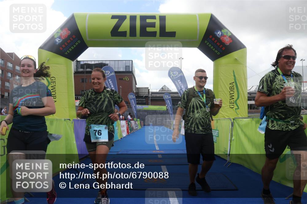 11.08.2024 - GEWOBA Citytriathlon Bremen Lena Gebhardt http://msf.ph/oto/6790088 11.08.2024 11:39:20 Ziel 76 meine-sportfotos.de