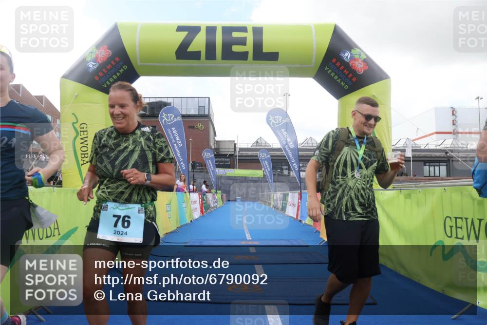 11.08.2024 - GEWOBA Citytriathlon Bremen Lena Gebhardt http://msf.ph/oto/6790092 11.08.2024 11:39:20 Ziel 76 meine-sportfotos.de