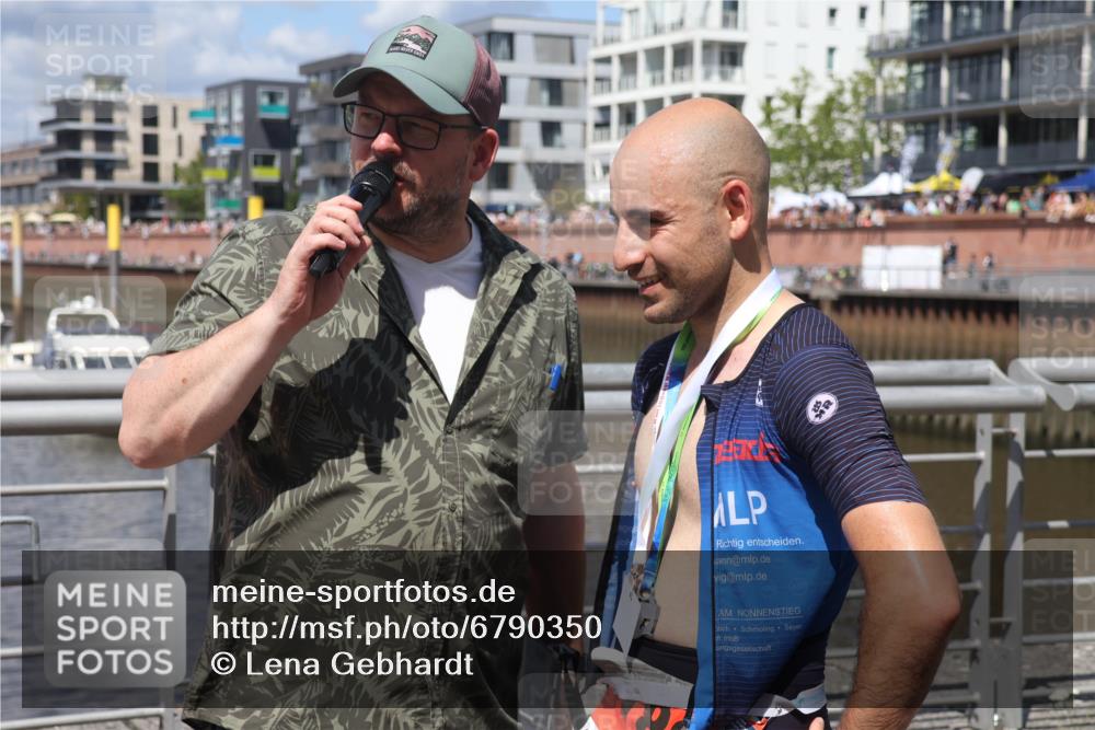 11.08.2024 - GEWOBA Citytriathlon Bremen Lena Gebhardt http://msf.ph/oto/6790350 11.08.2024 13:08:41 Ziel  meine-sportfotos.de