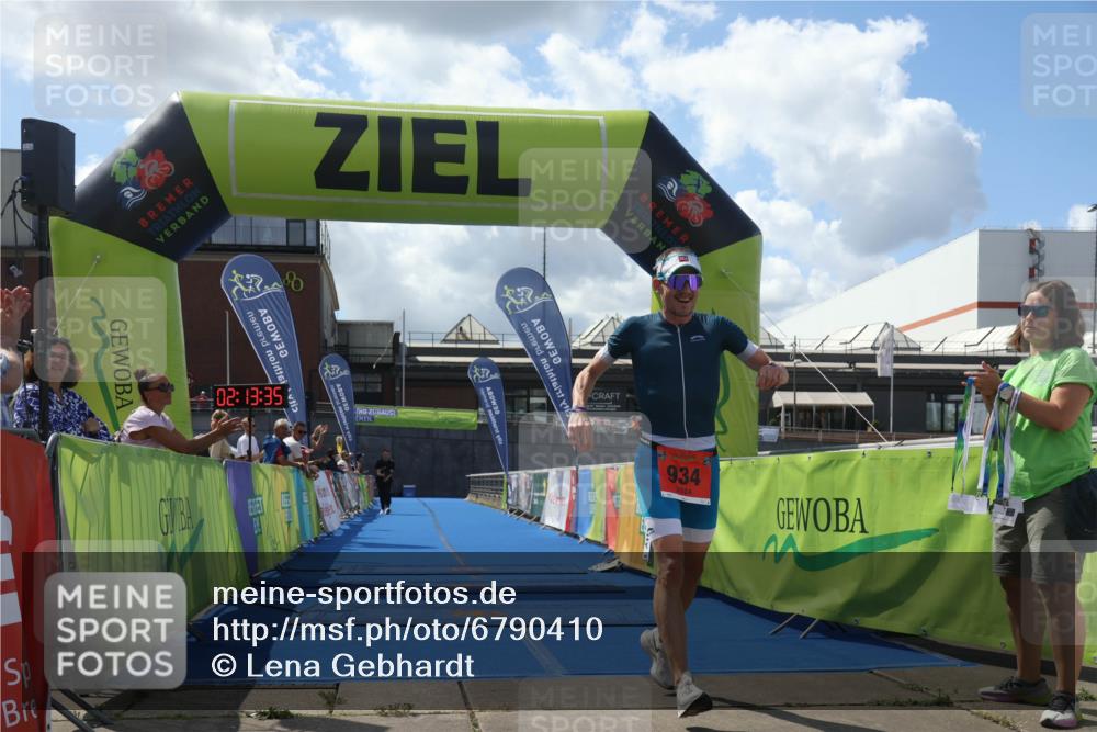 11.08.2024 - GEWOBA Citytriathlon Bremen Lena Gebhardt http://msf.ph/oto/6790410 11.08.2024 13:13:31 Ziel 934 meine-sportfotos.de